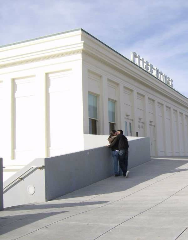 LoversatCliffHouse.jpg Lovers at Cliff House ... Shift+R improves the quality of this image. Shift+A improves the quality of all images on this page.