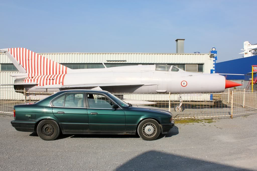 IMAGE: http://i163.photobucket.com/albums/t301/planedr2k7/Aircraft/d5d0cda6.jpg