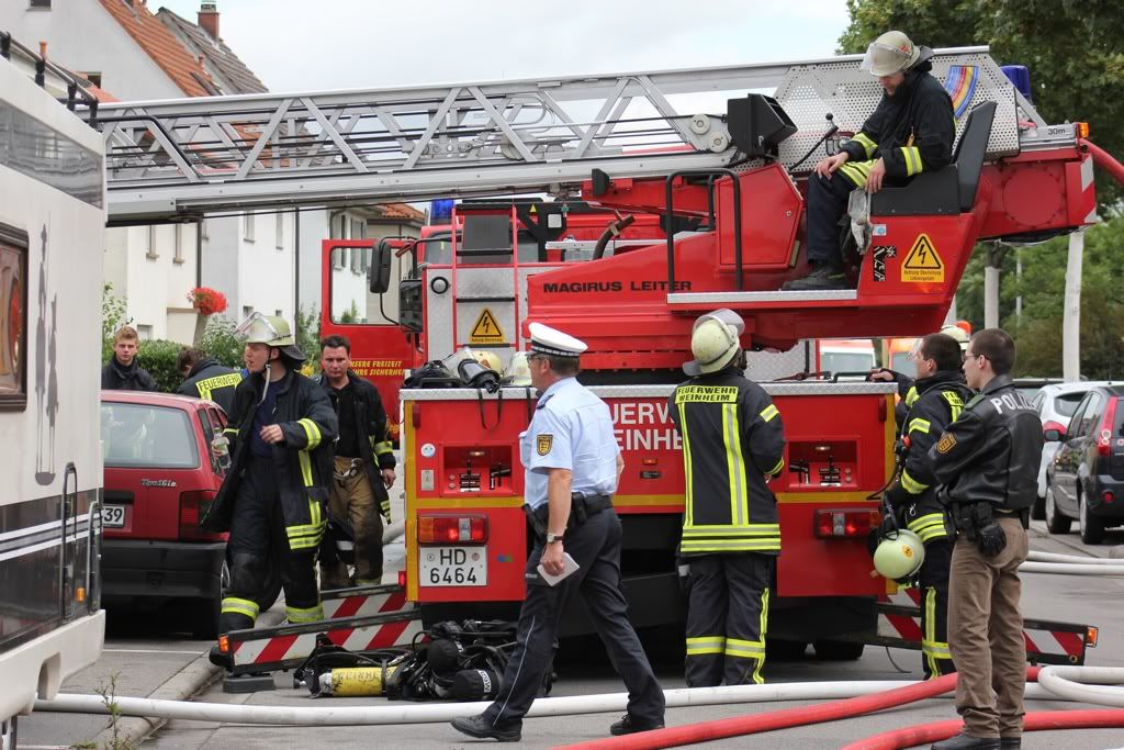 IMAGE: http://i163.photobucket.com/albums/t301/planedr2k7/file-1492.jpg