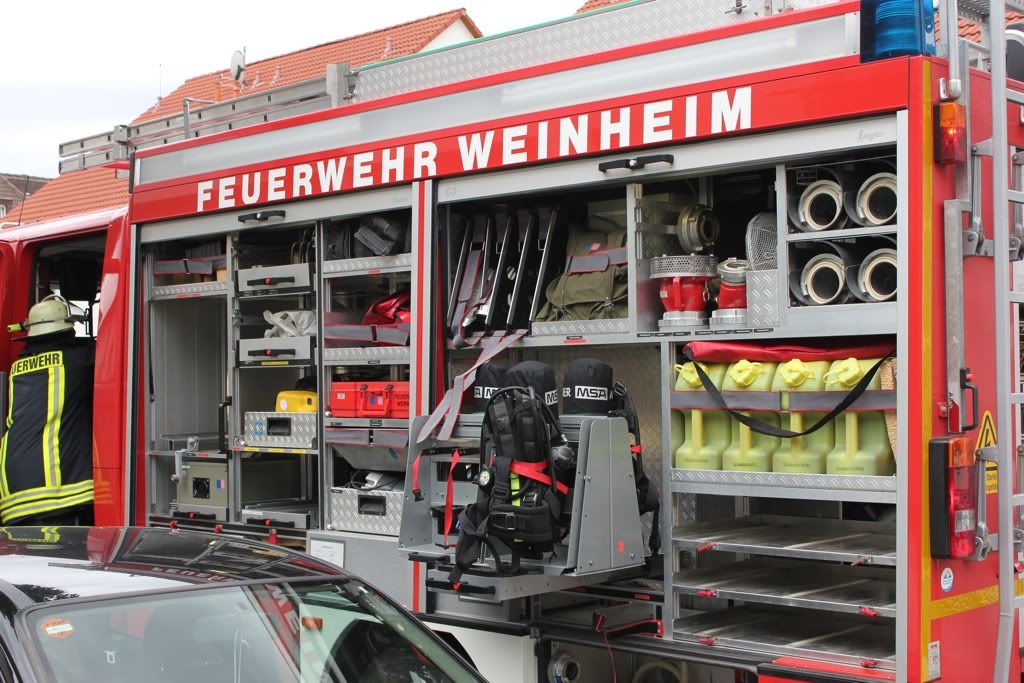 IMAGE: http://i163.photobucket.com/albums/t301/planedr2k7/file-1965.jpg