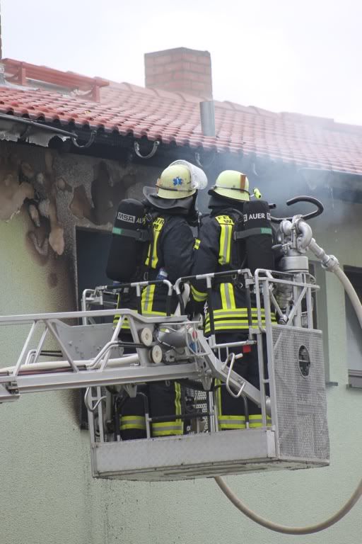 IMAGE: http://i163.photobucket.com/albums/t301/planedr2k7/file-474.jpg