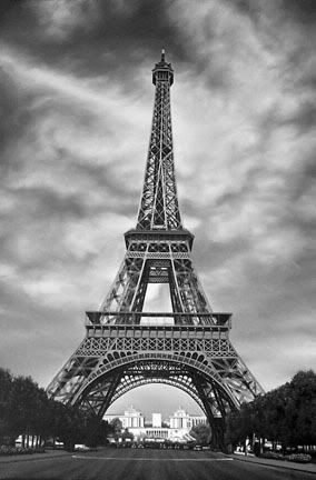 Live Picture Eiffel Tower on Kristen Francis Hasn T Earned Any Badges Yet Have You
