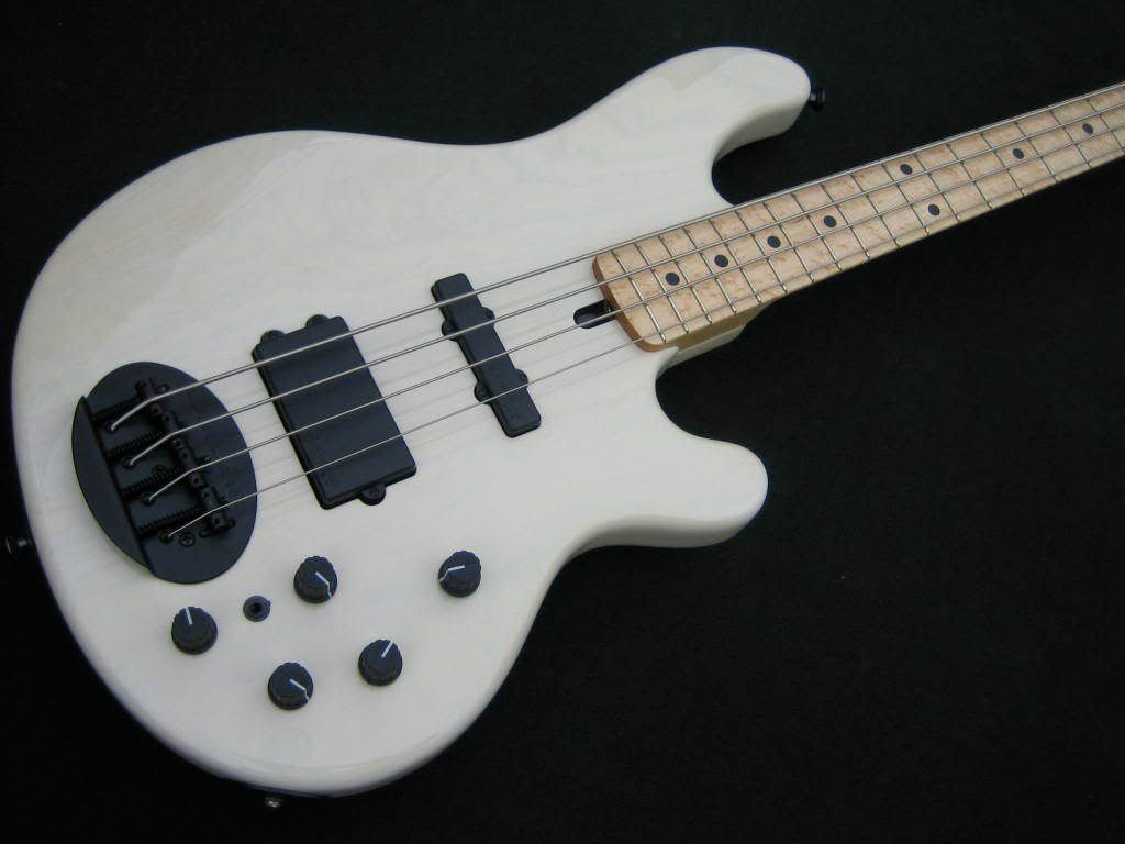 http://i163.photobucket.com/albums/t307/EHuntington/Bass%20Shots/Lakland%2044-94/IMG_3317.jpg