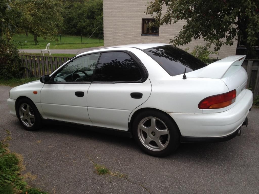 http://i163.photobucket.com/albums/t309/Zmile4ever/Blandade%20bil%20bilder/Subaru%20Impreza%20GT%20-99/2014-09-08164658_zps509117c8.jpg