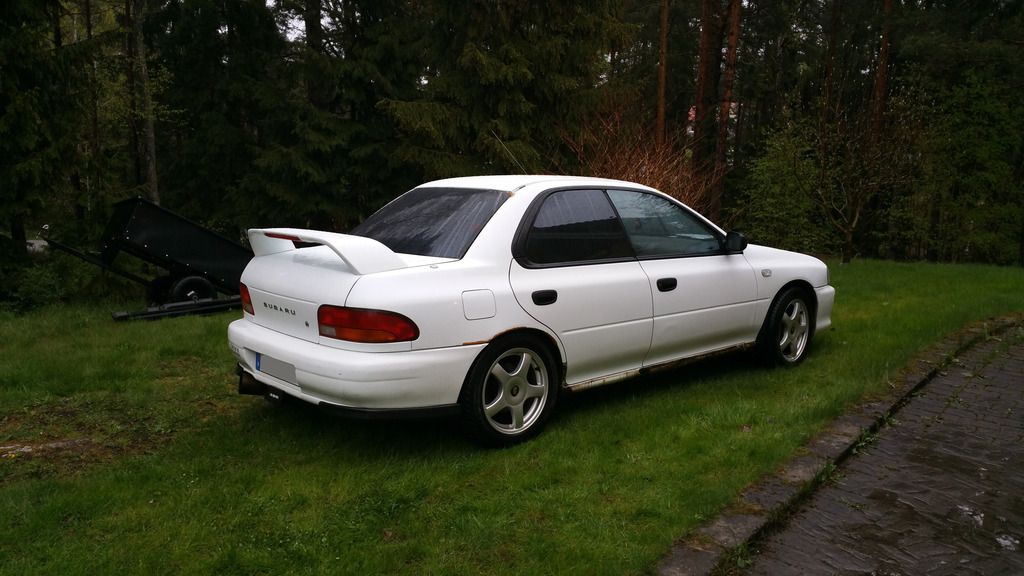 http://i163.photobucket.com/albums/t309/Zmile4ever/Blandade%20bil%20bilder/Subaru%20Impreza%20GT%20-99/2015-05-10%2019.36.48_2_zpsw6tonibj.jpg