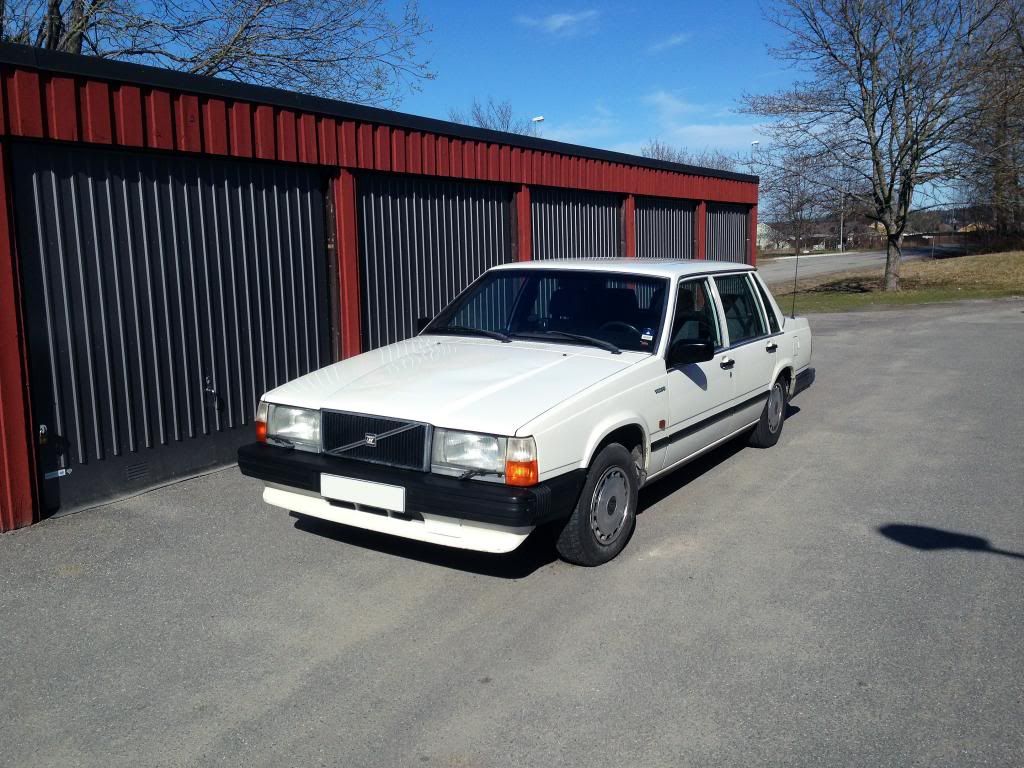 http://i163.photobucket.com/albums/t309/Zmile4ever/Blandade%20bil%20bilder/Volvo%20740GL%20-89%20OOK/2013-05-01160414_2_zpsb8225474.jpg