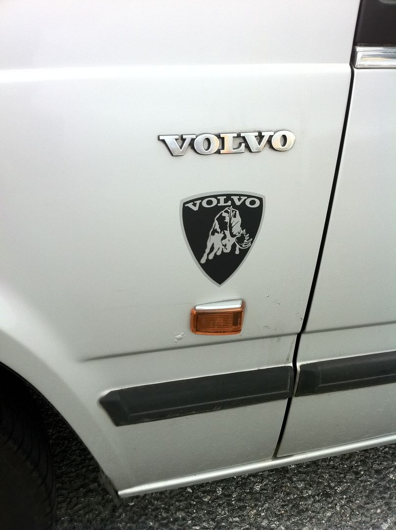 http://i163.photobucket.com/albums/t309/Zmile4ever/Volvo%20744%20GLE/IMG_1471.jpg
