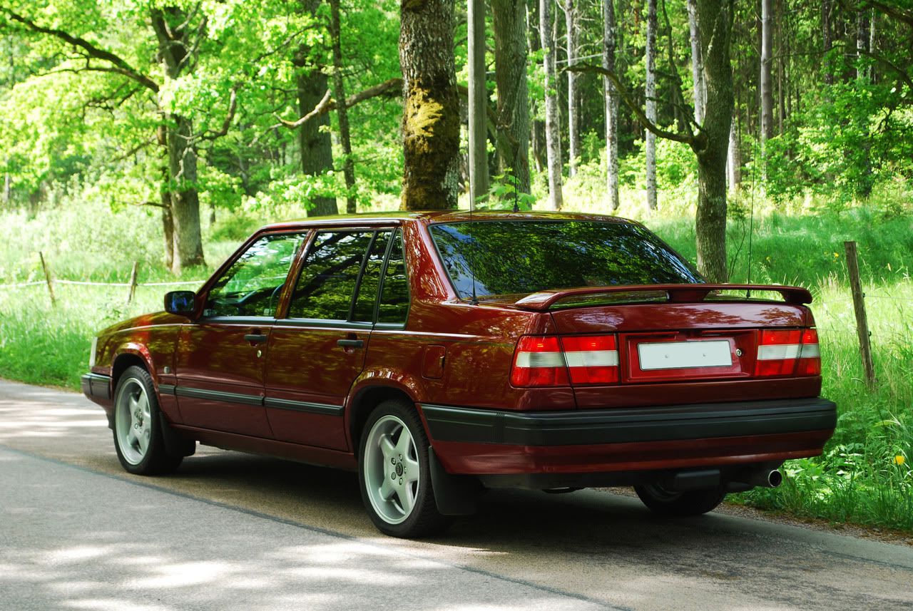 http://i163.photobucket.com/albums/t309/Zmile4ever/Volvo%20940%20Turbo%2095/DSC_0066_2.jpg