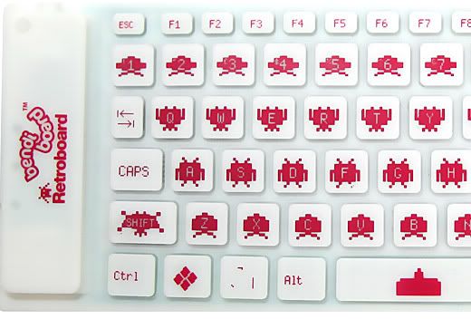 !Space Invaders Bendiboard Keyboard! invades our life yet again