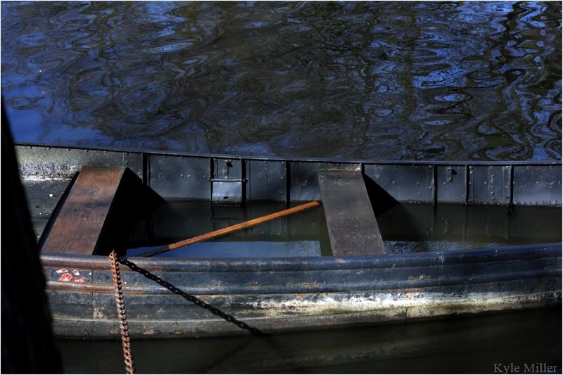 IMAGE: http://i163.photobucket.com/albums/t311/GTdreamweaver04/Amsterdam/FailBoat.jpg