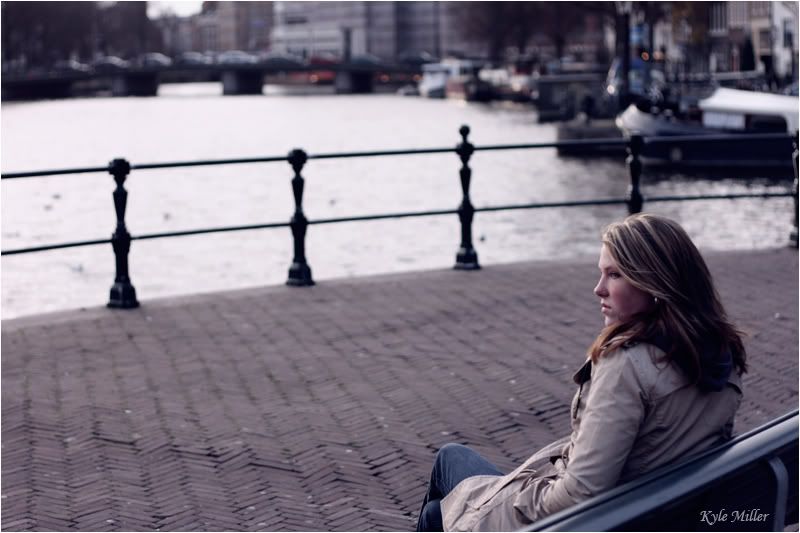 IMAGE: http://i163.photobucket.com/albums/t311/GTdreamweaver04/Amsterdam/LaurenBench1.jpg