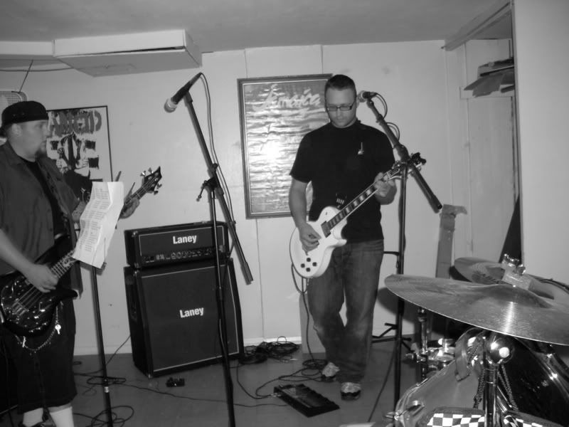 [Linked Image from i163.photobucket.com]