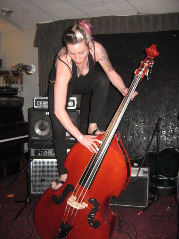 Hot female bassists..... | Page 2 | My Les Paul Forum