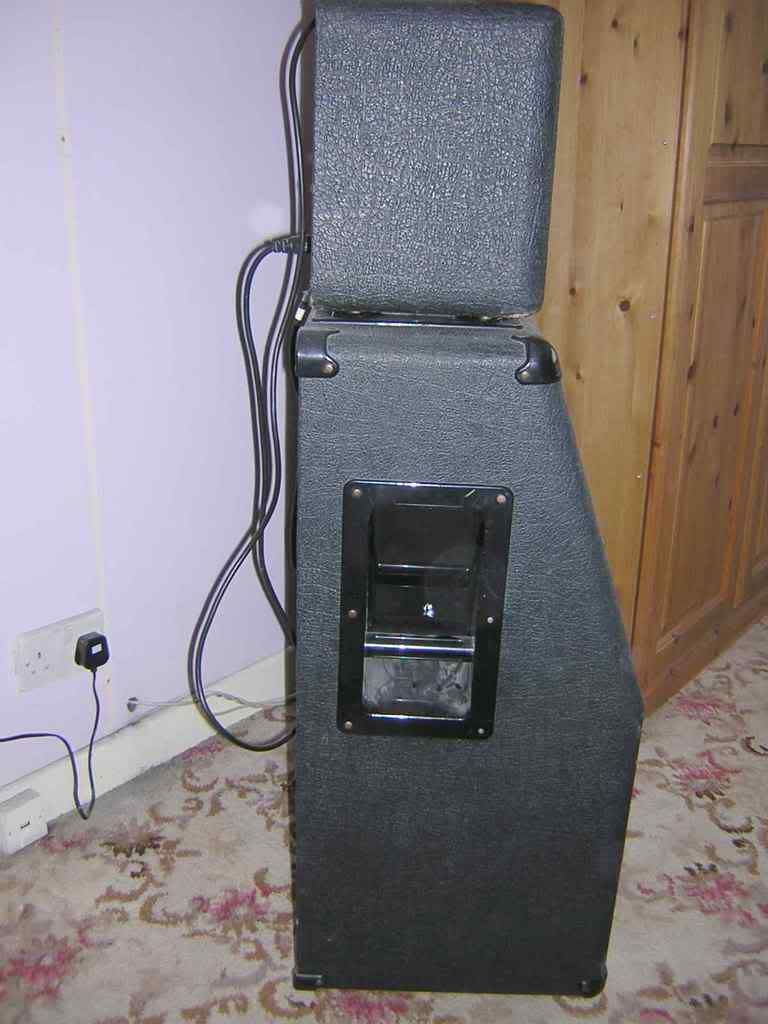 Is this a real marshall 4x12? 1968 greenbacks reconed worth anything