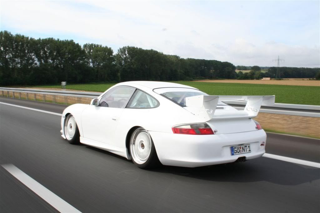 http://i163.photobucket.com/albums/t313/brandonwatson12/porsche_996_cup_001.jpg