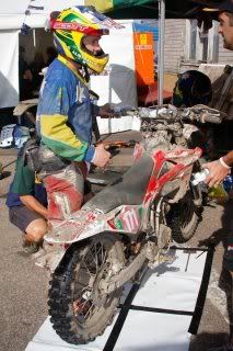 2011SixDay-Day2KearniescollapsedHusky-brokenlink.jpg